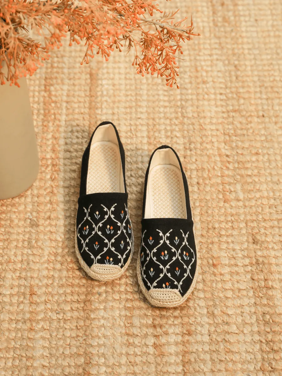 CACTUS ROSE | TWIN FLOWER EMBROIDERED LINEN ESPADRILLES - BLACK