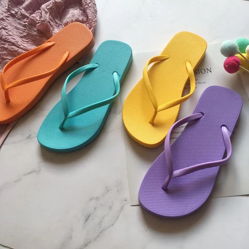 Women's casual flat flip flops sandals